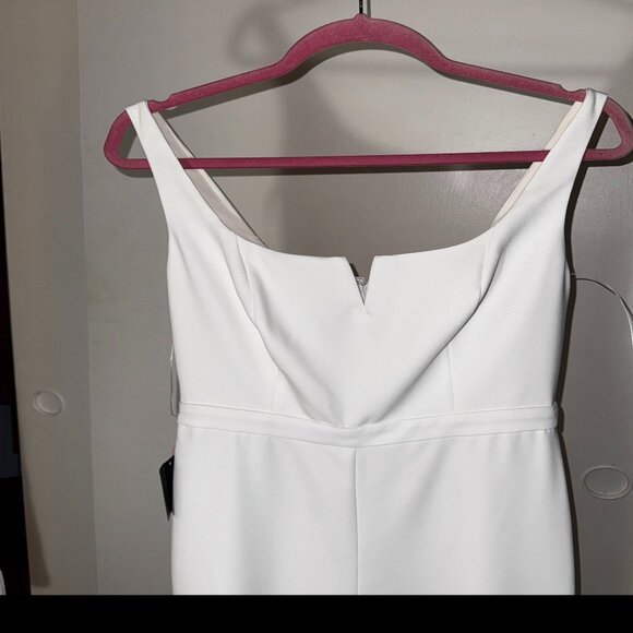 BEBE Bright White Crepe V Notch Jumpsuit Size 6 S/M NWT ($129) - Picture 2 of 9